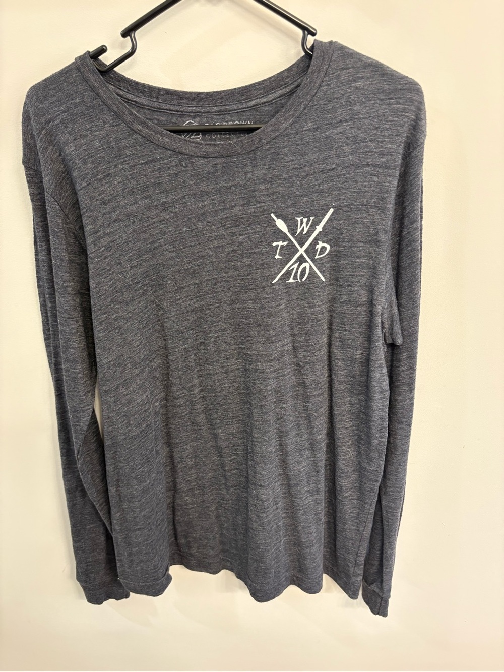 The Walking Dead Season 10 Senoia Woodbury Shoppe Heather Gray Long Sleeve Tee